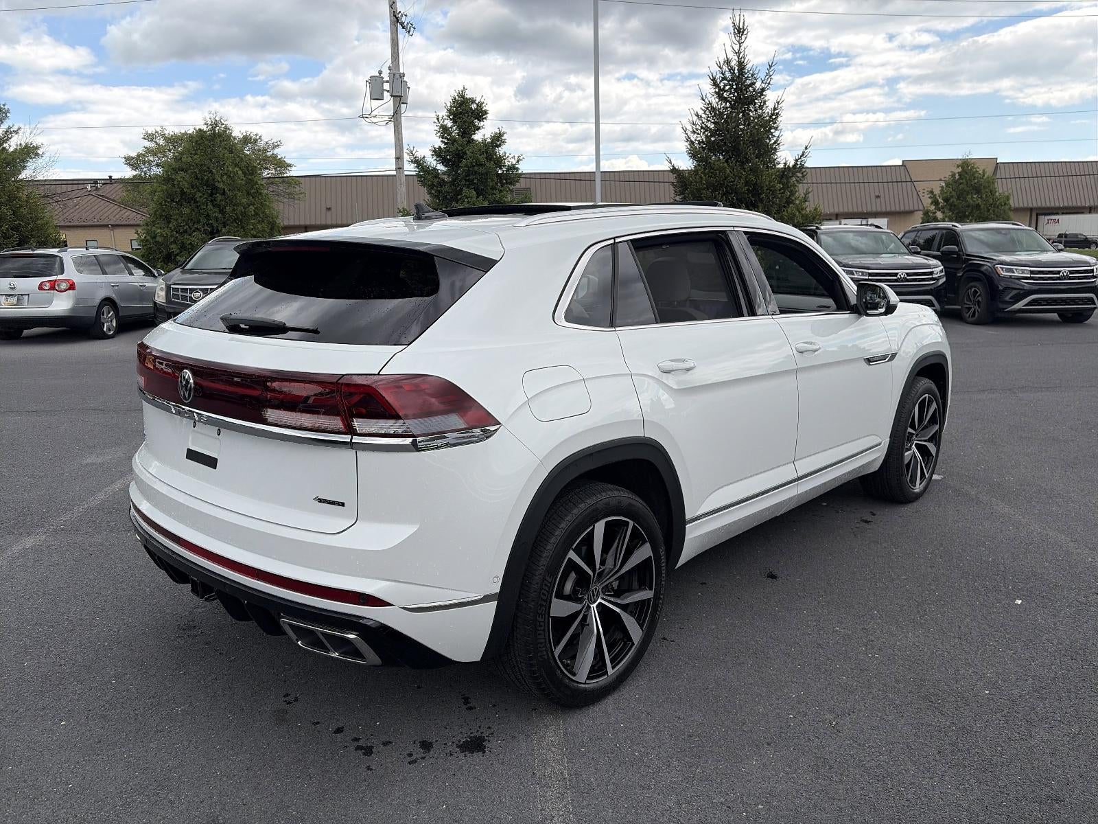 2024 Volkswagen Atlas Cross Sport 2.0T SEL Premium R-Line 4MOTION