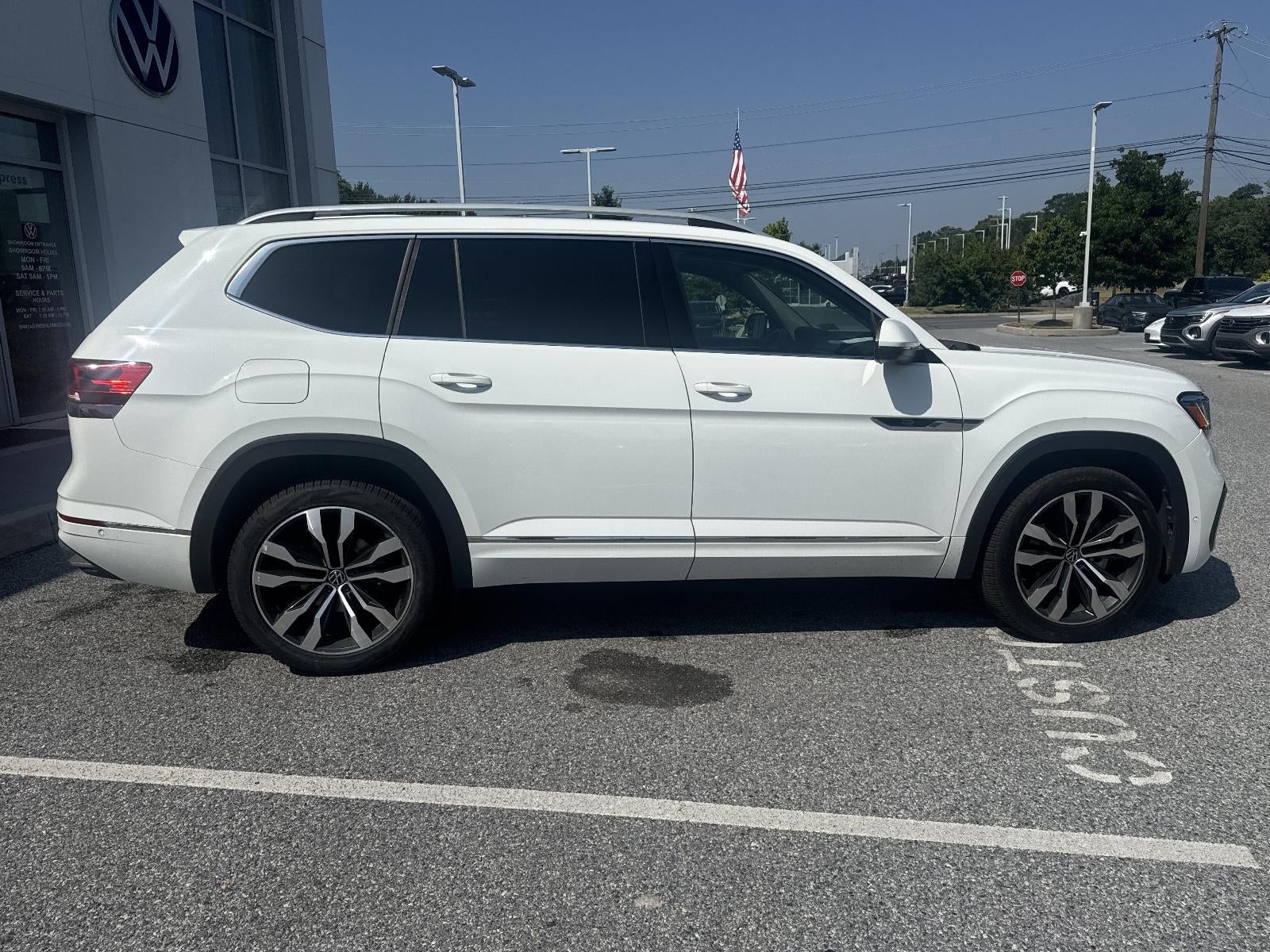 2021 Volkswagen Atlas 3.6L V6 SEL Premium R-Line 4MOTION *Ltd Avail*