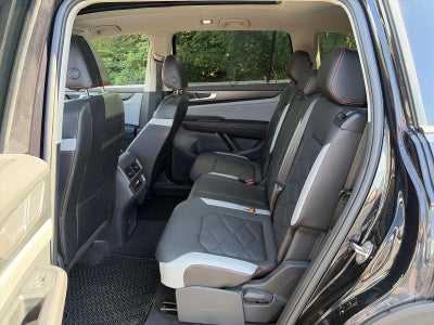 2024 Volkswagen Atlas 2.0T Peak Edition SEL 4MOTION