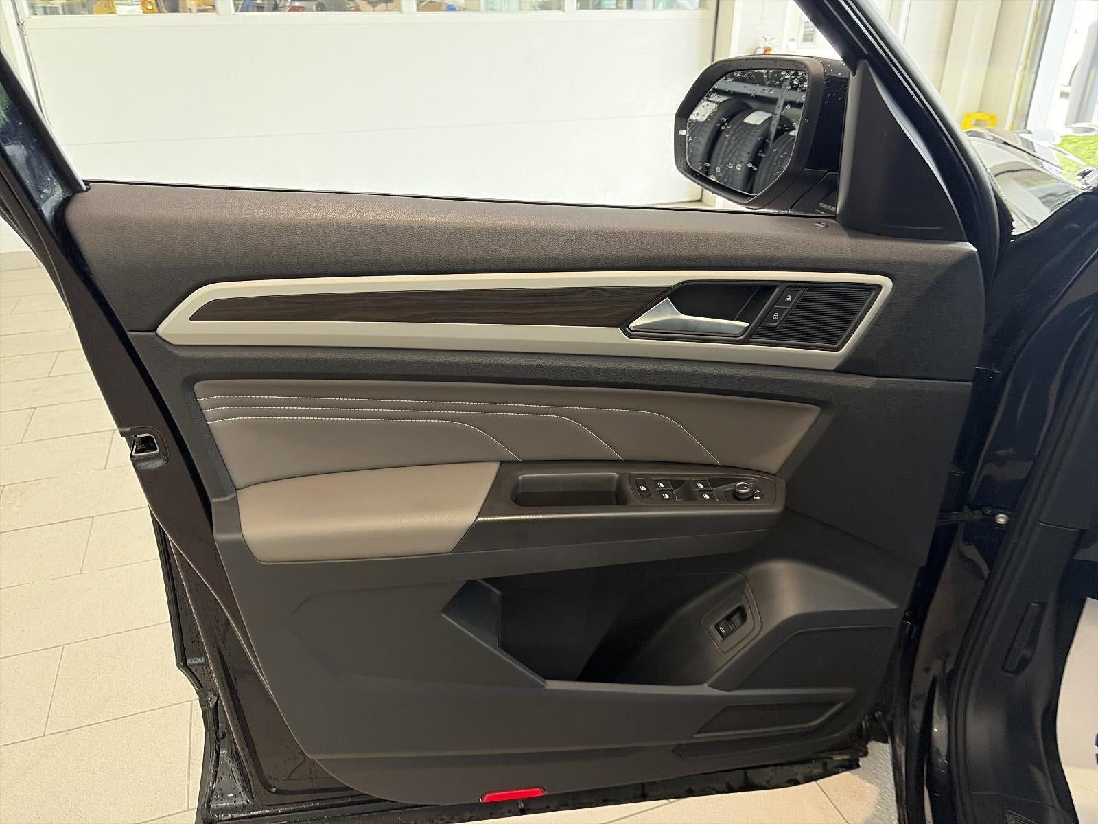 2022 Volkswagen Atlas 2.0T SE w/Technology 4MOTION