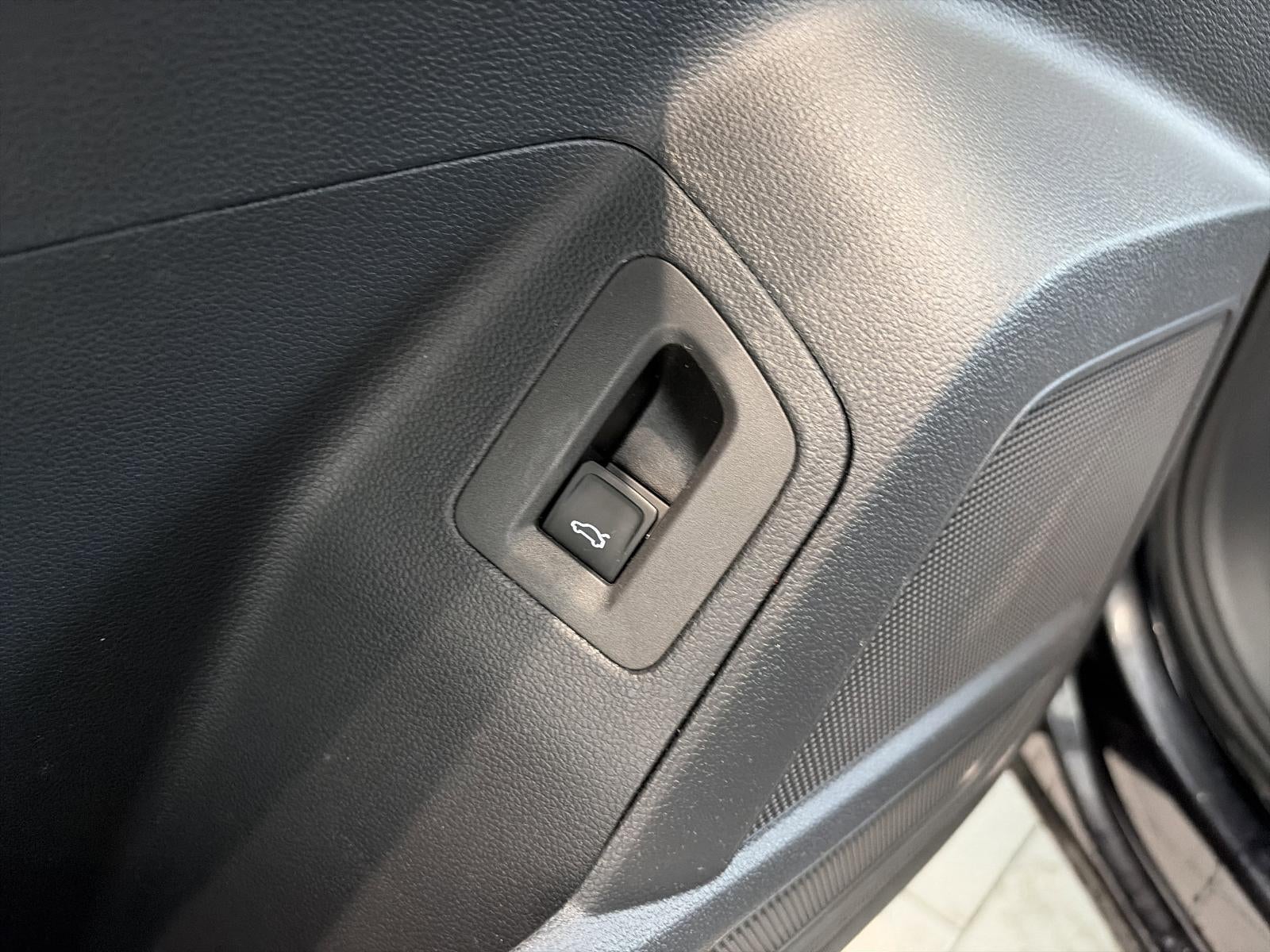 2022 Volkswagen Atlas 2.0T SE w/Technology 4MOTION