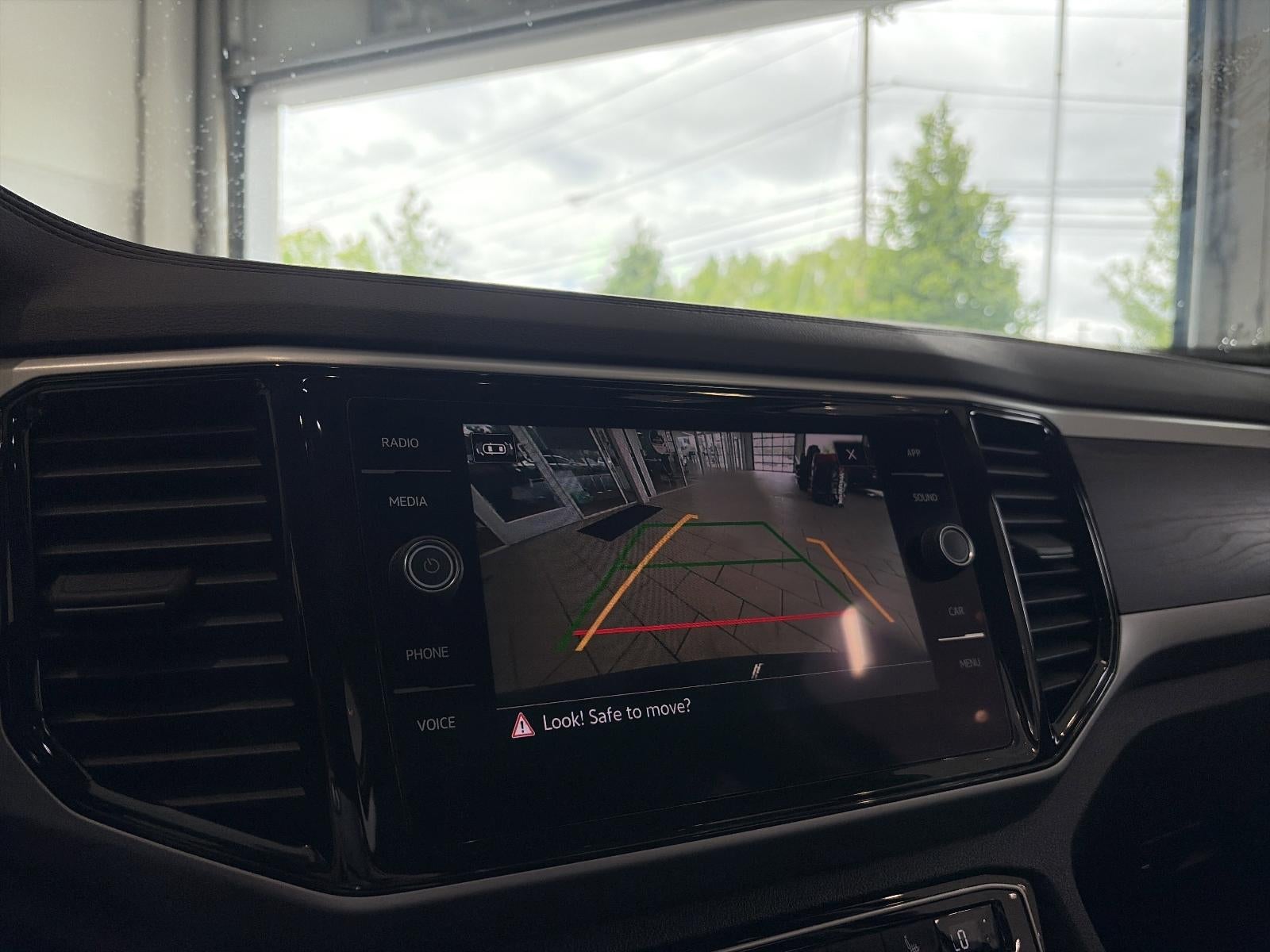 2022 Volkswagen Atlas 2.0T SE w/Technology 4MOTION