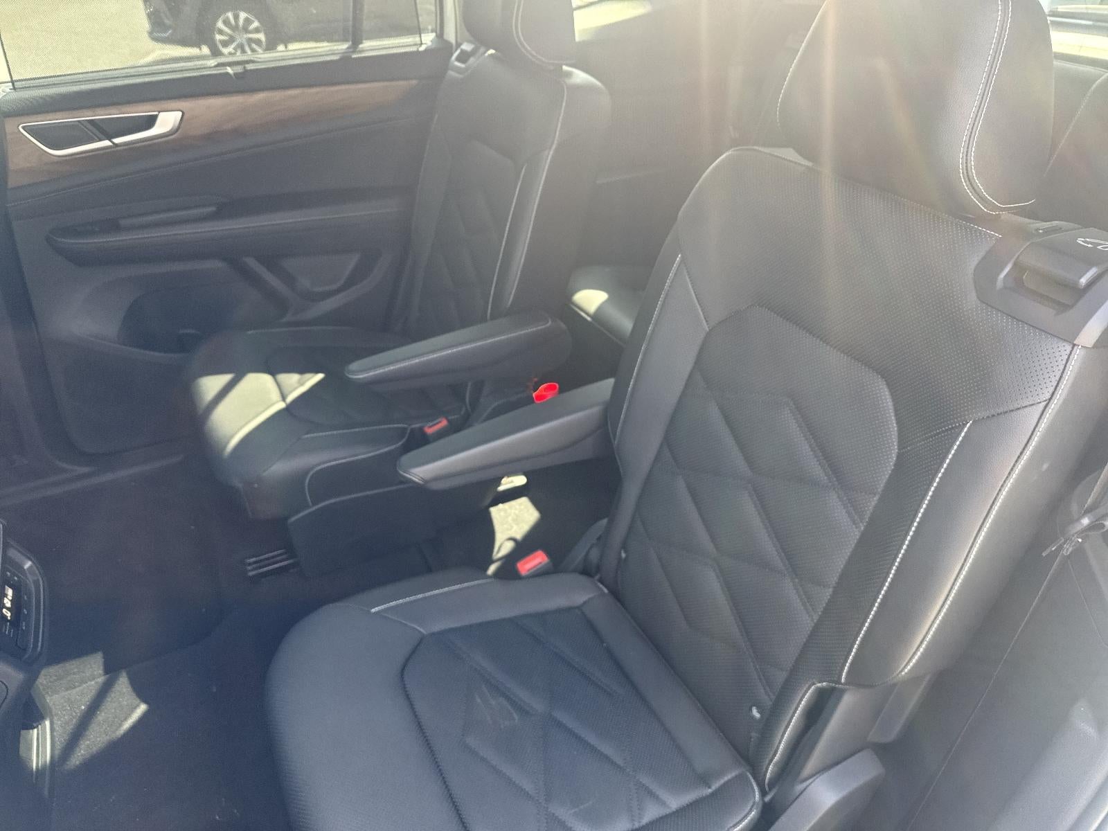 2024 Volkswagen Atlas 2.0T SE w/Technology 4MOTION