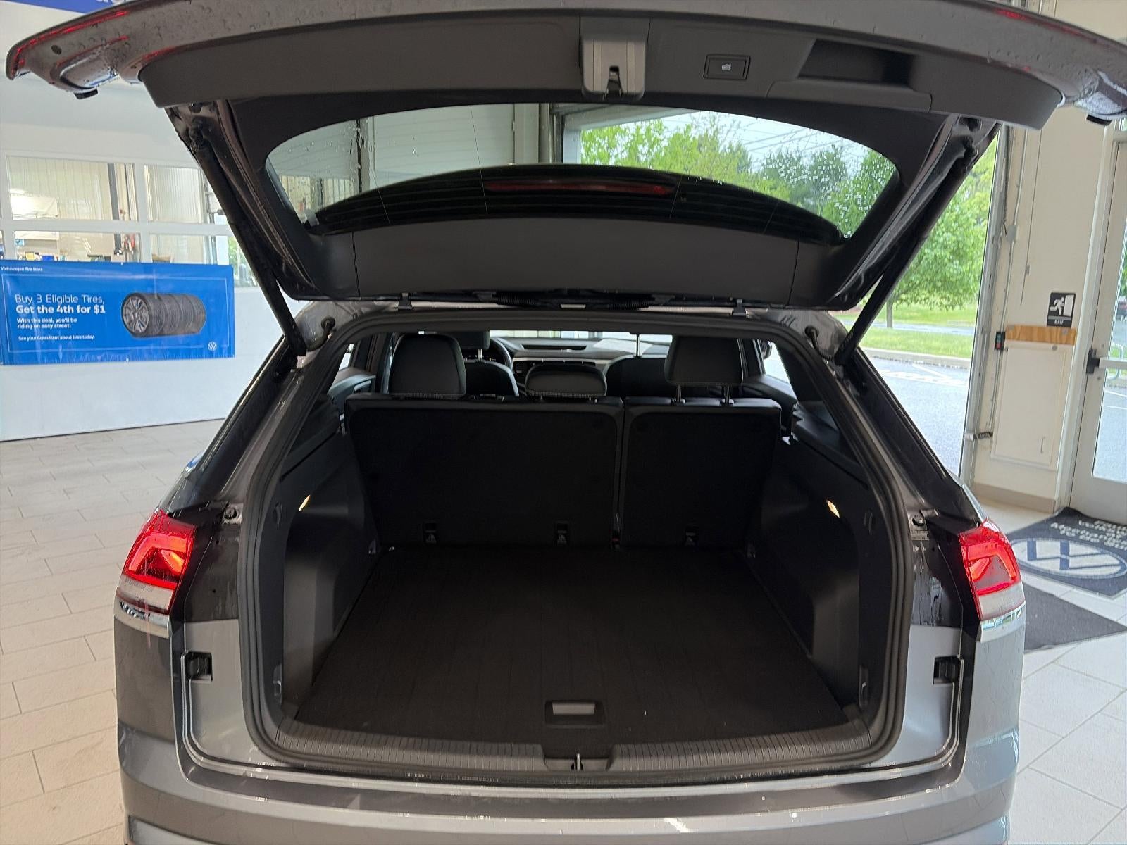 2023 Volkswagen Atlas Cross Sport 2.0T SE w/Technology 4MOTION