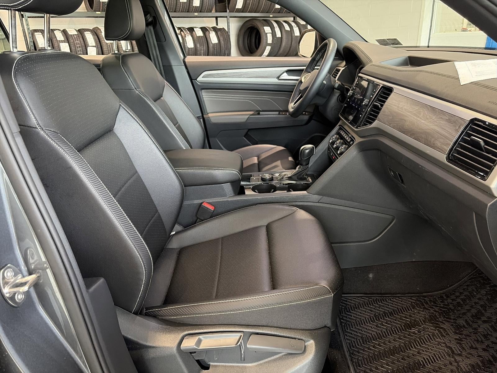 2023 Volkswagen Atlas Cross Sport 2.0T SE w/Technology 4MOTION