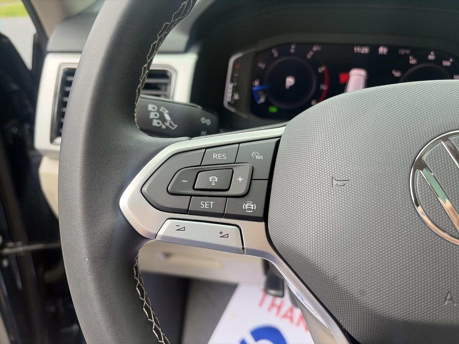 2023 Volkswagen Atlas 2.0T SE w/Technology 4MOTION