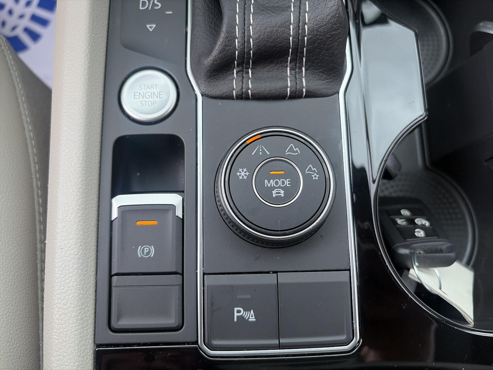 2023 Volkswagen Atlas 2.0T SE w/Technology 4MOTION