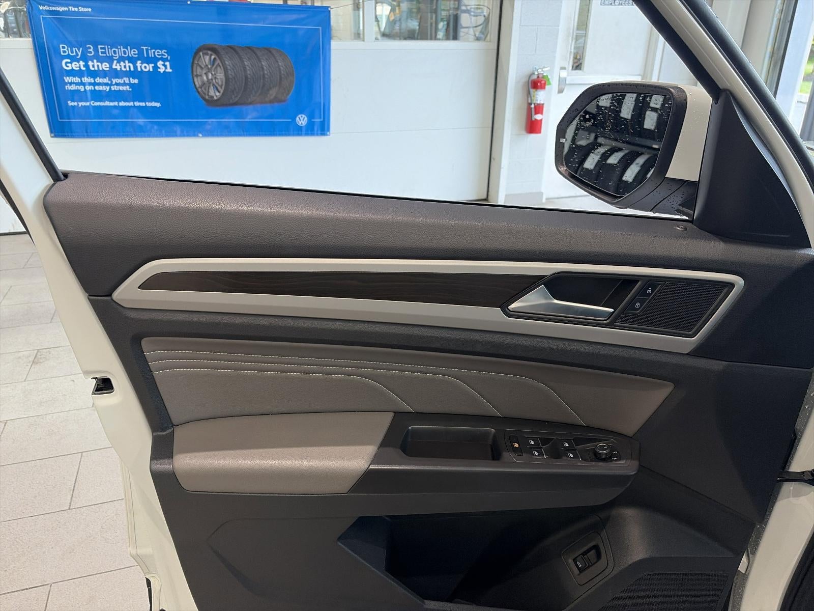 2023 Volkswagen Atlas 3.6L V6 SE w/Technology 4MOTION