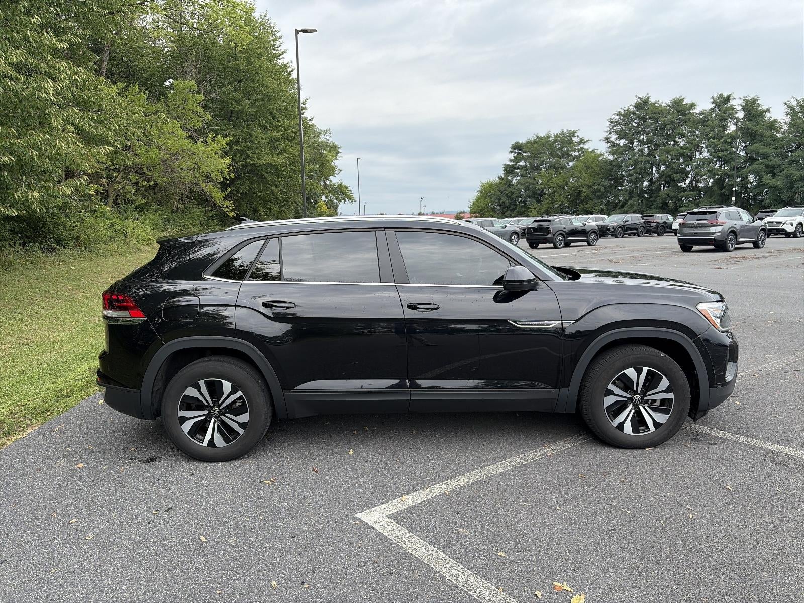 2024 Volkswagen Atlas Cross Sport 2.0T SE 4MOTION