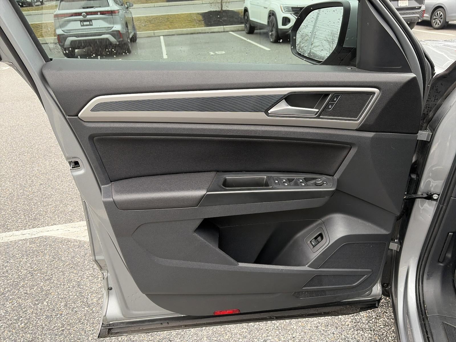 2021 Volkswagen Atlas 3.6L V6 SE w/Technology R-Line 4MOTION *Ltd Avail*