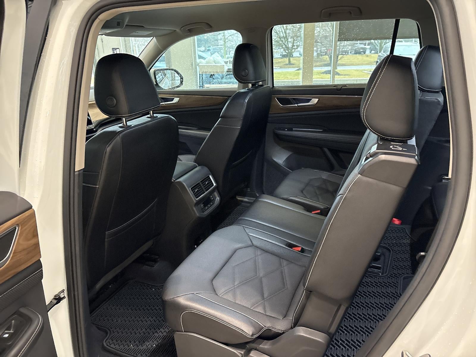 2024 Volkswagen Atlas 2.0T SE w/Technology FWD