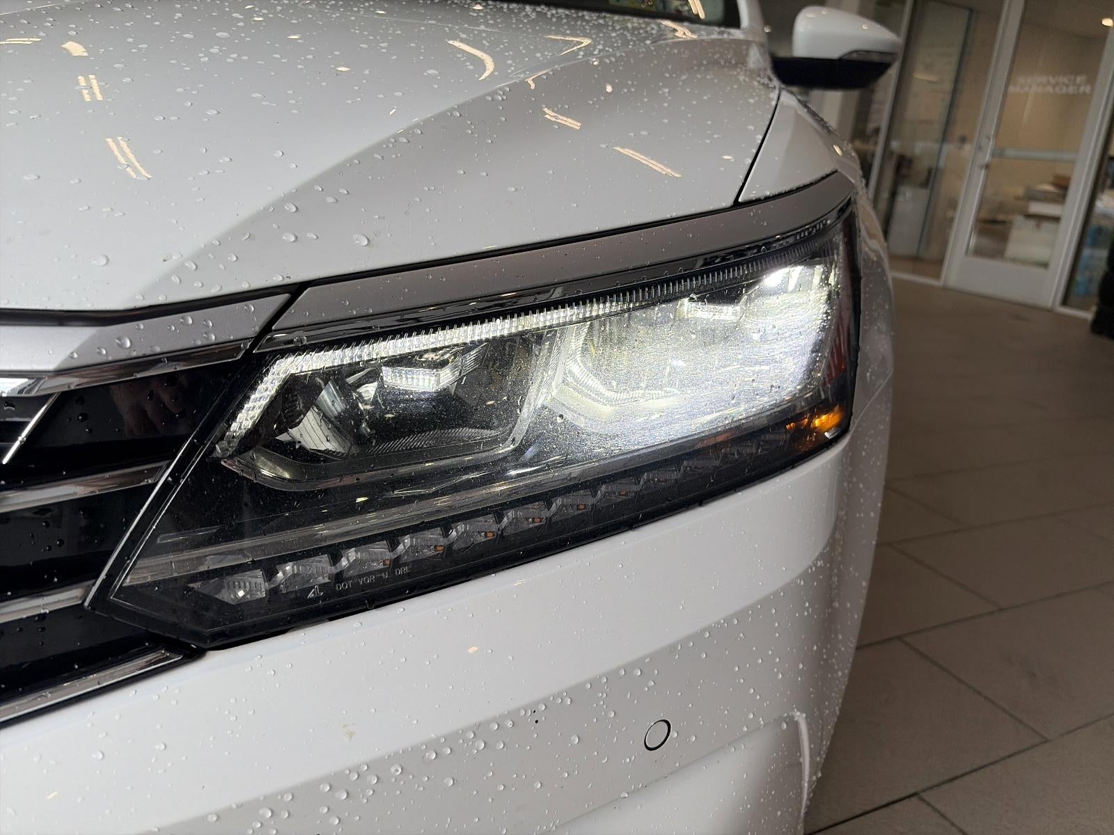 2018 Volkswagen Passat 2.0T SE w/Technology Auto