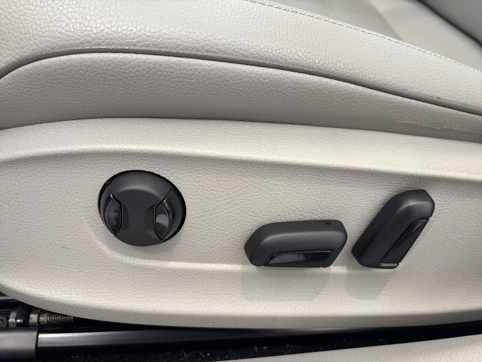 2018 Volkswagen Passat 2.0T SE w/Technology Auto