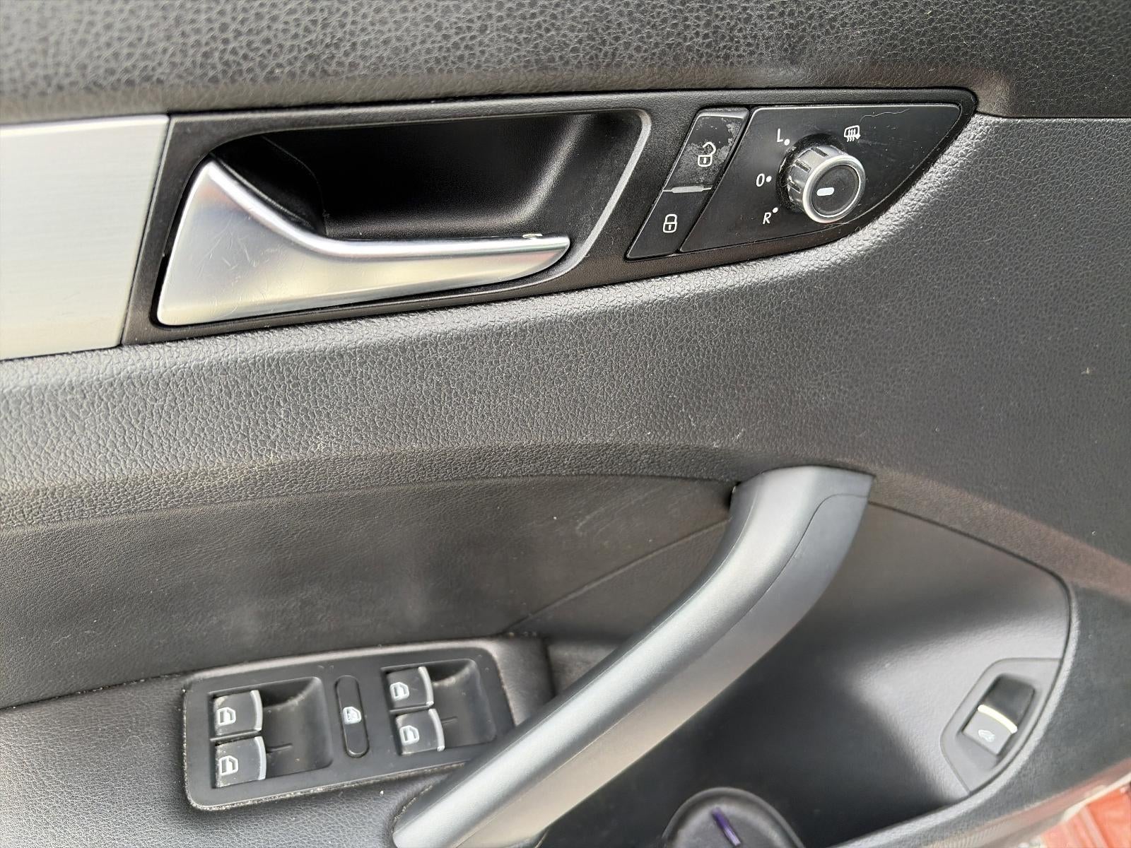 2013 Volkswagen Passat 4dr Sdn 2.5L Manual SE PZEV