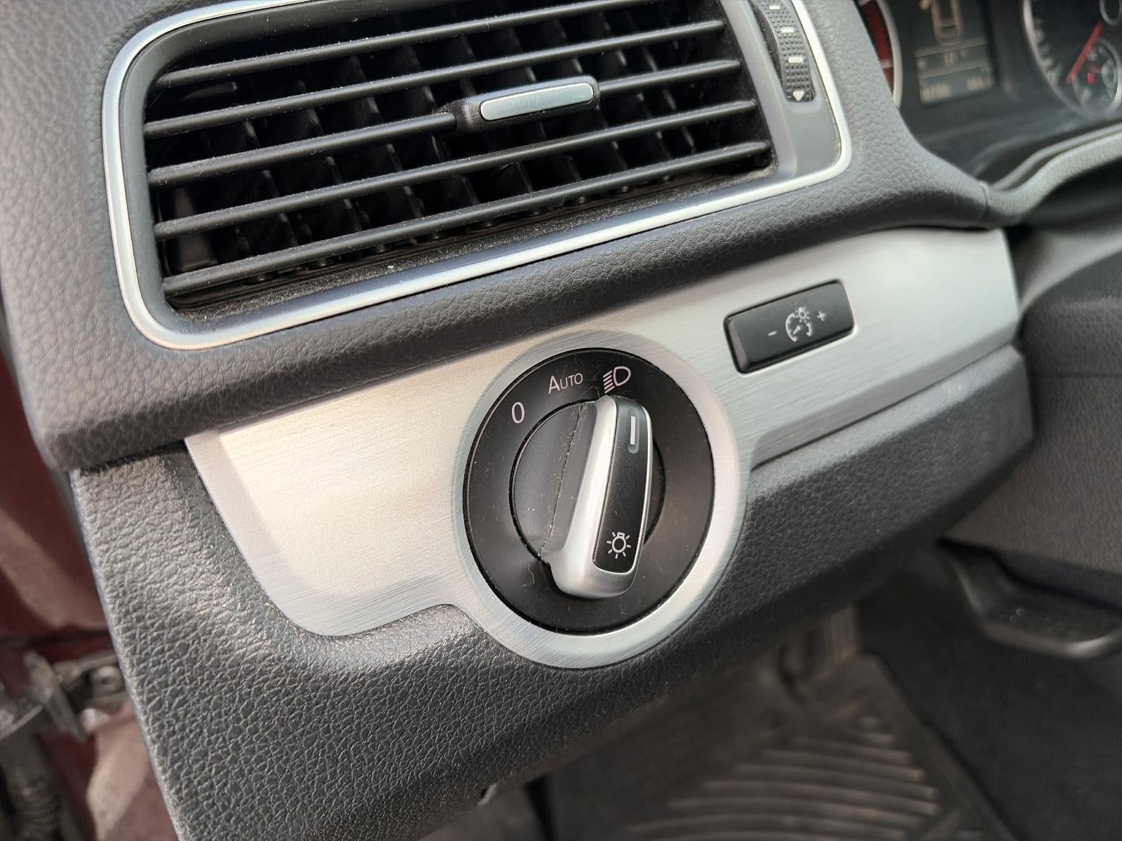 2013 Volkswagen Passat 4dr Sdn 2.5L Manual SE PZEV