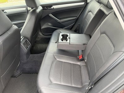 2013 Volkswagen Passat 4dr Sdn 2.5L Manual SE PZEV