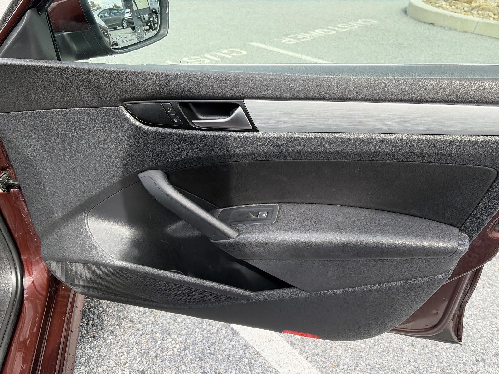 2013 Volkswagen Passat 4dr Sdn 2.5L Manual SE PZEV