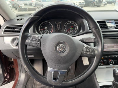 2013 Volkswagen Passat 4dr Sdn 2.5L Manual SE PZEV
