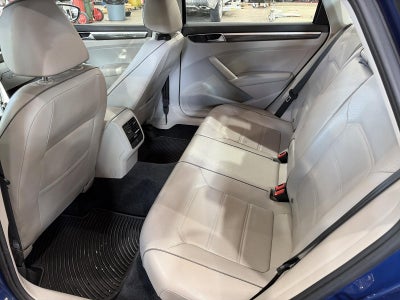 2016 Volkswagen Passat 4dr Sdn 1.8T Auto SE PZEV