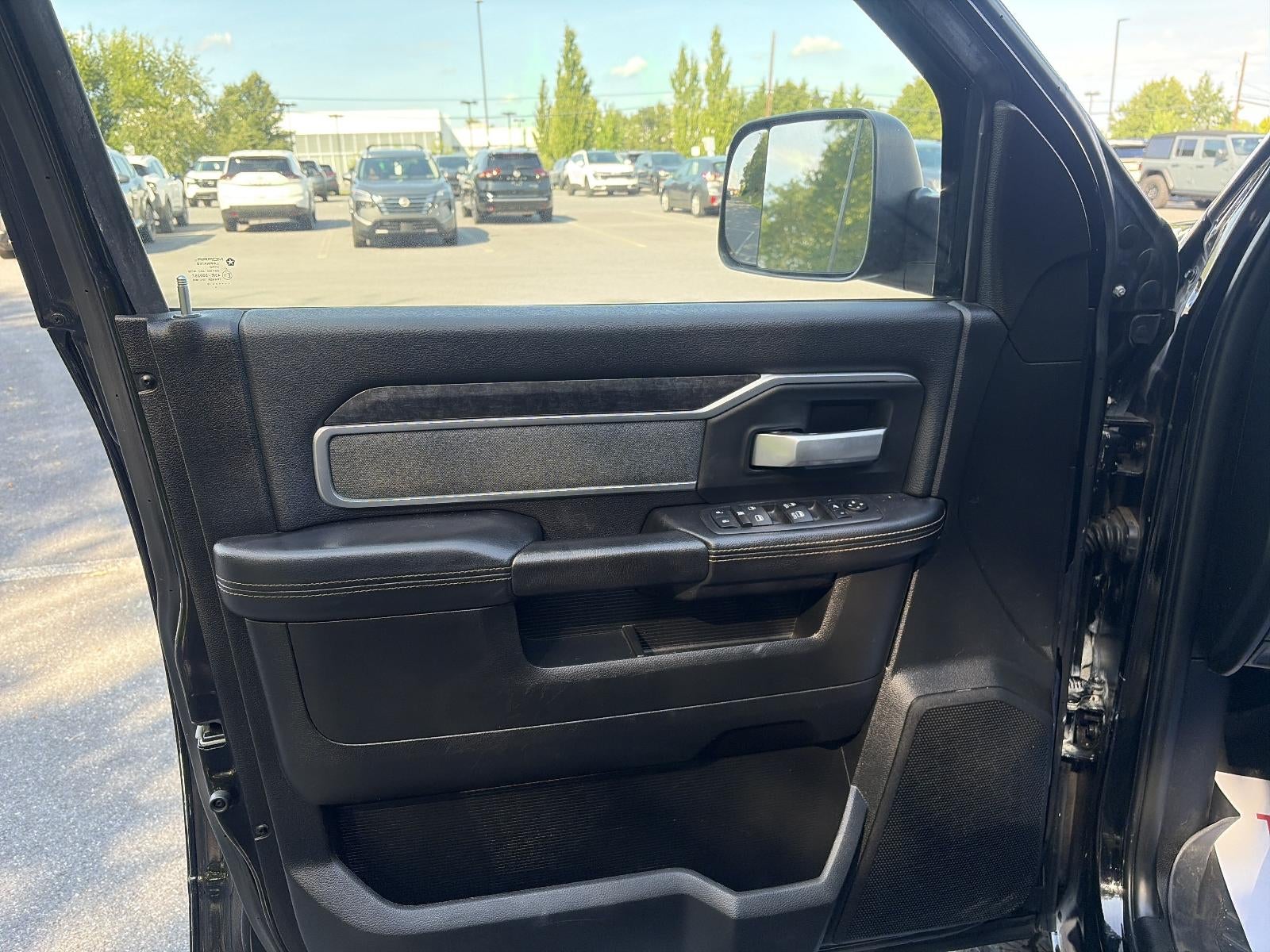 2019 RAM 3500 Big Horn 4x4 Crew Cab 6'4" Box