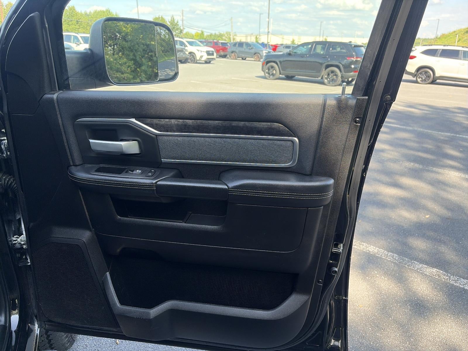 2019 RAM 3500 Big Horn 4x4 Crew Cab 6'4" Box