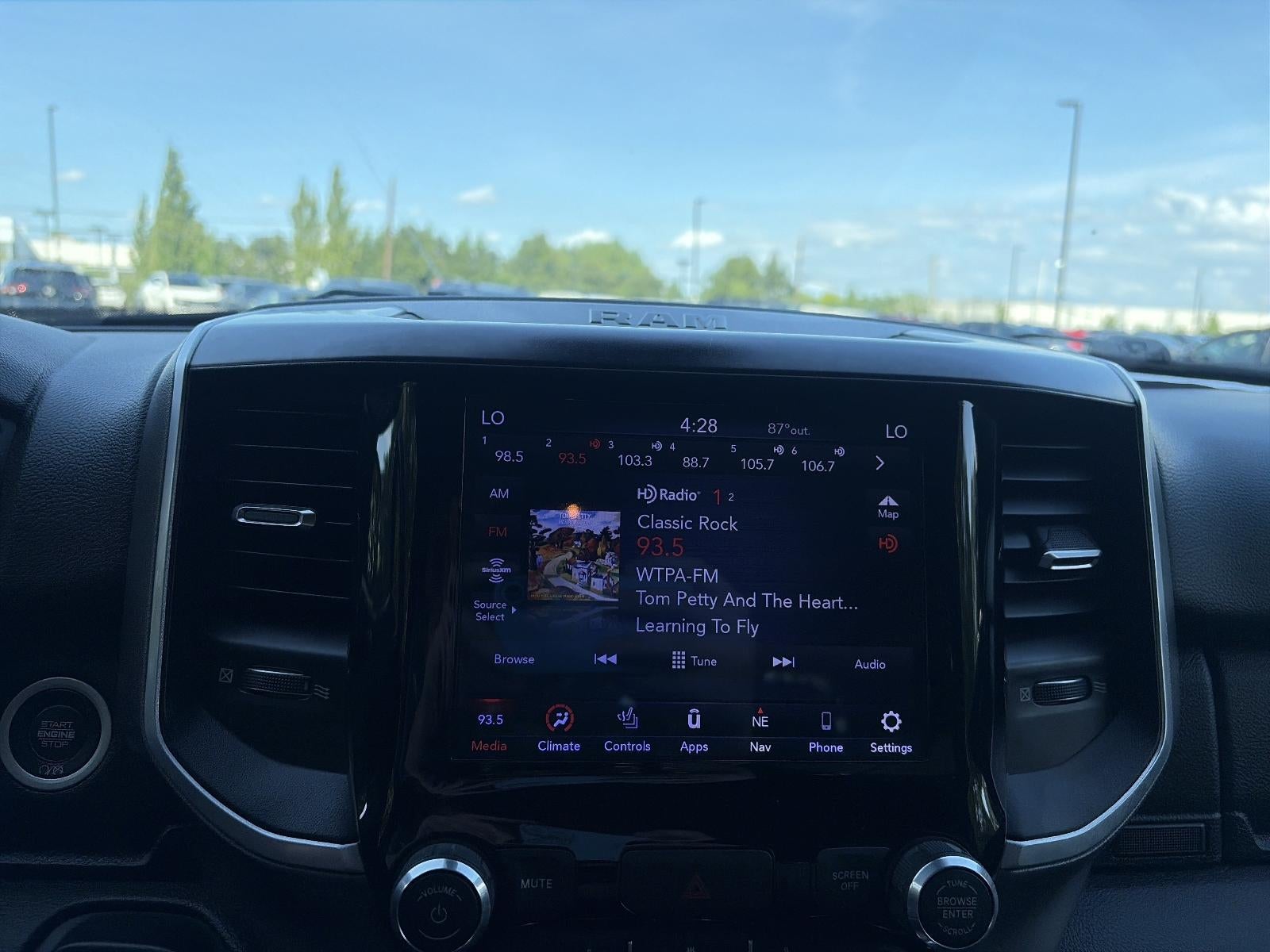 2019 RAM 3500 Big Horn 4x4 Crew Cab 6'4" Box