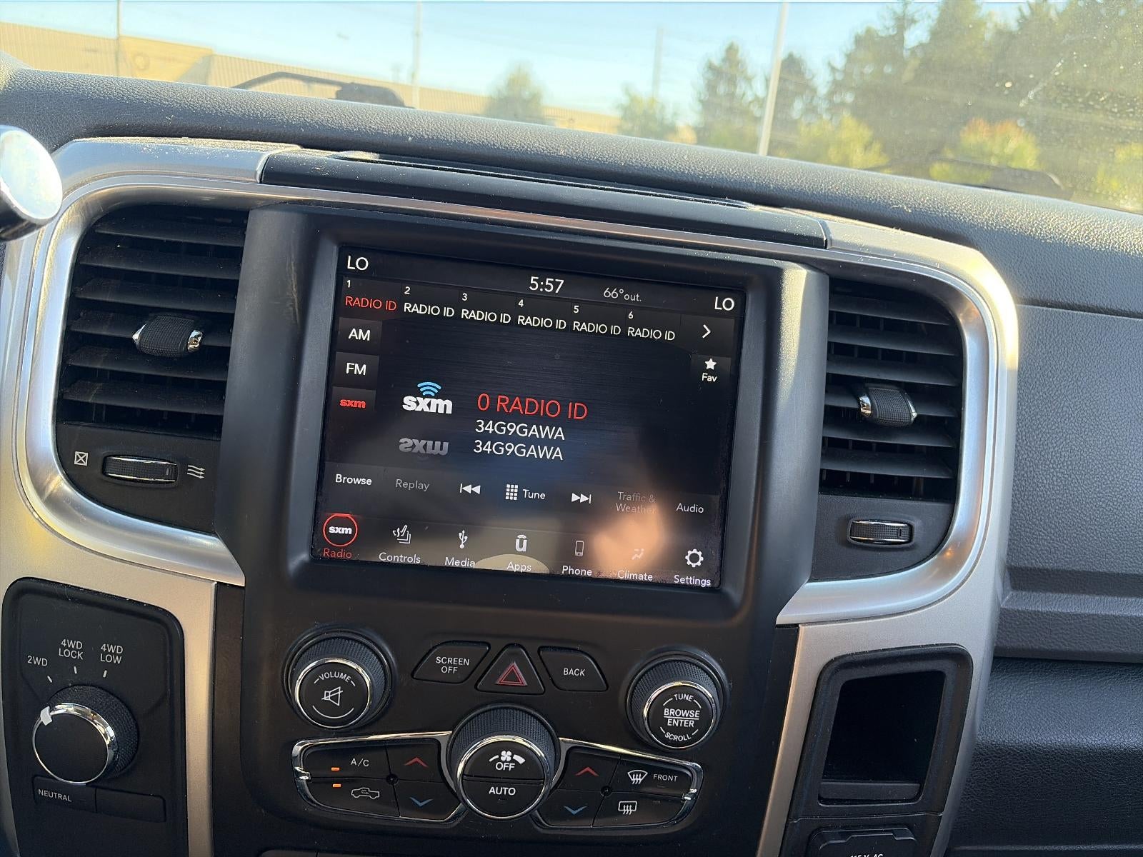 2018 RAM 2500 Big Horn 4x4 Crew Cab 6'4" Box