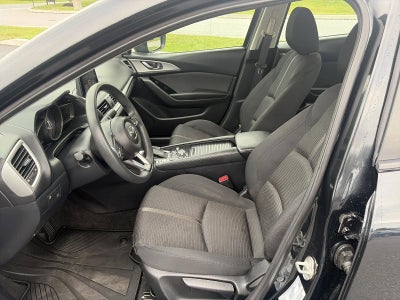 2018 Mazda Mazda3 4-Door Sport Auto