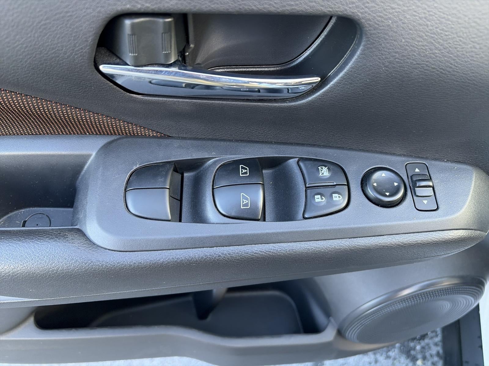 2023 Nissan Kicks SR FWD