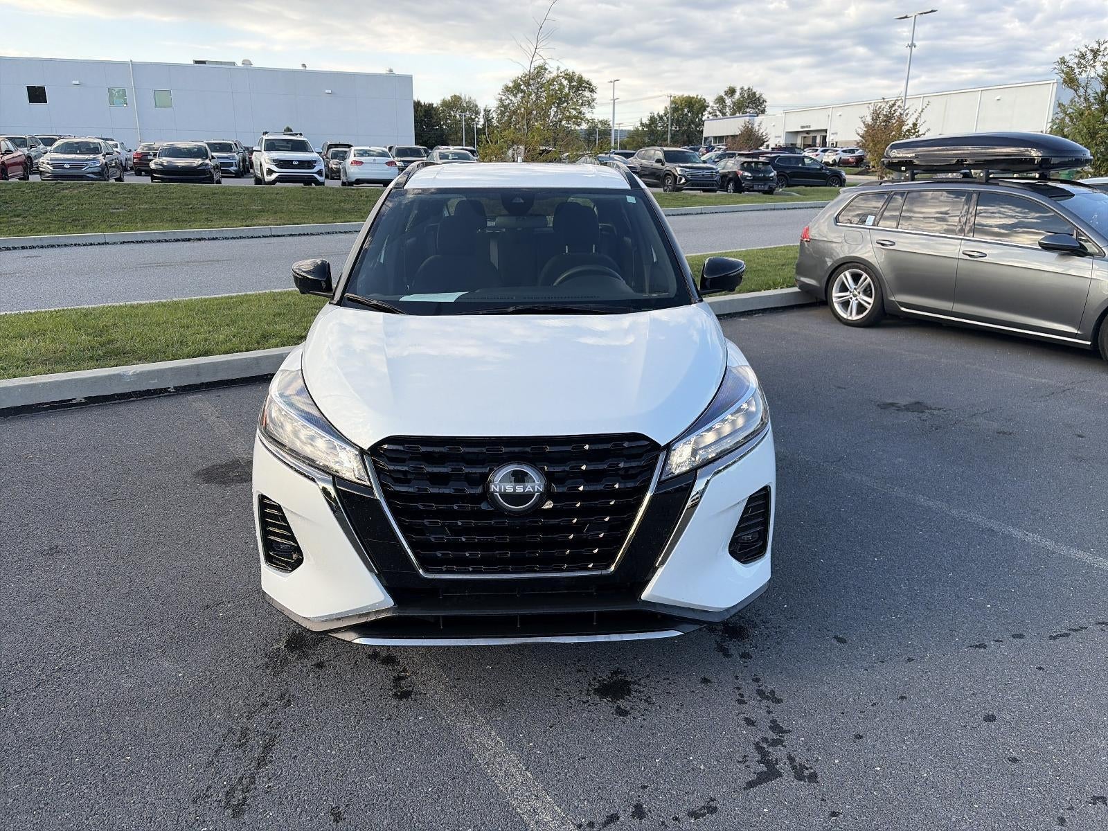 2023 Nissan Kicks SR FWD