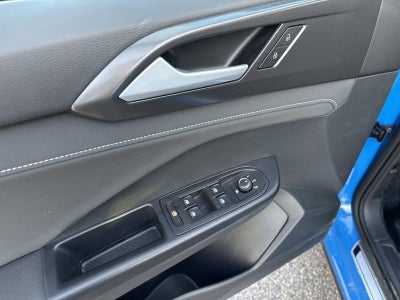 2025 Volkswagen Taos SE Black 4MOTION