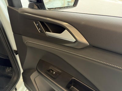 2025 Volkswagen Taos SE Black FWD