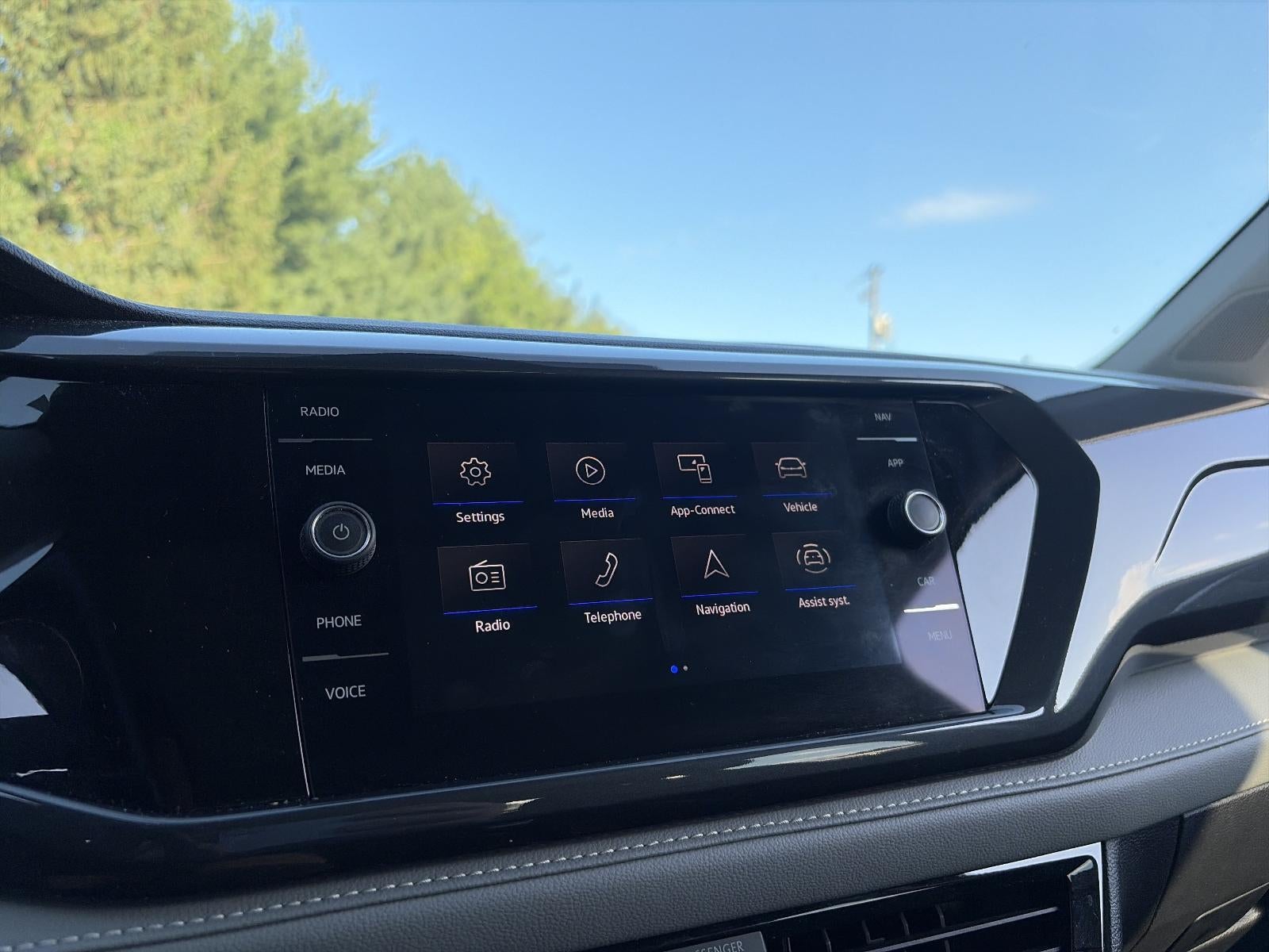 2024 Volkswagen Taos SEL 4MOTION