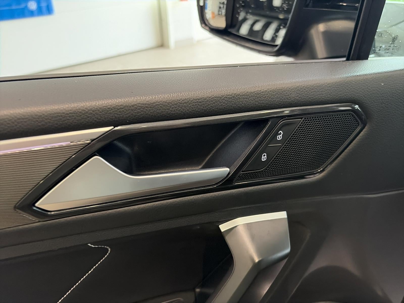 2024 Volkswagen Tiguan 2.0T SE R-Line Black 4MOTION