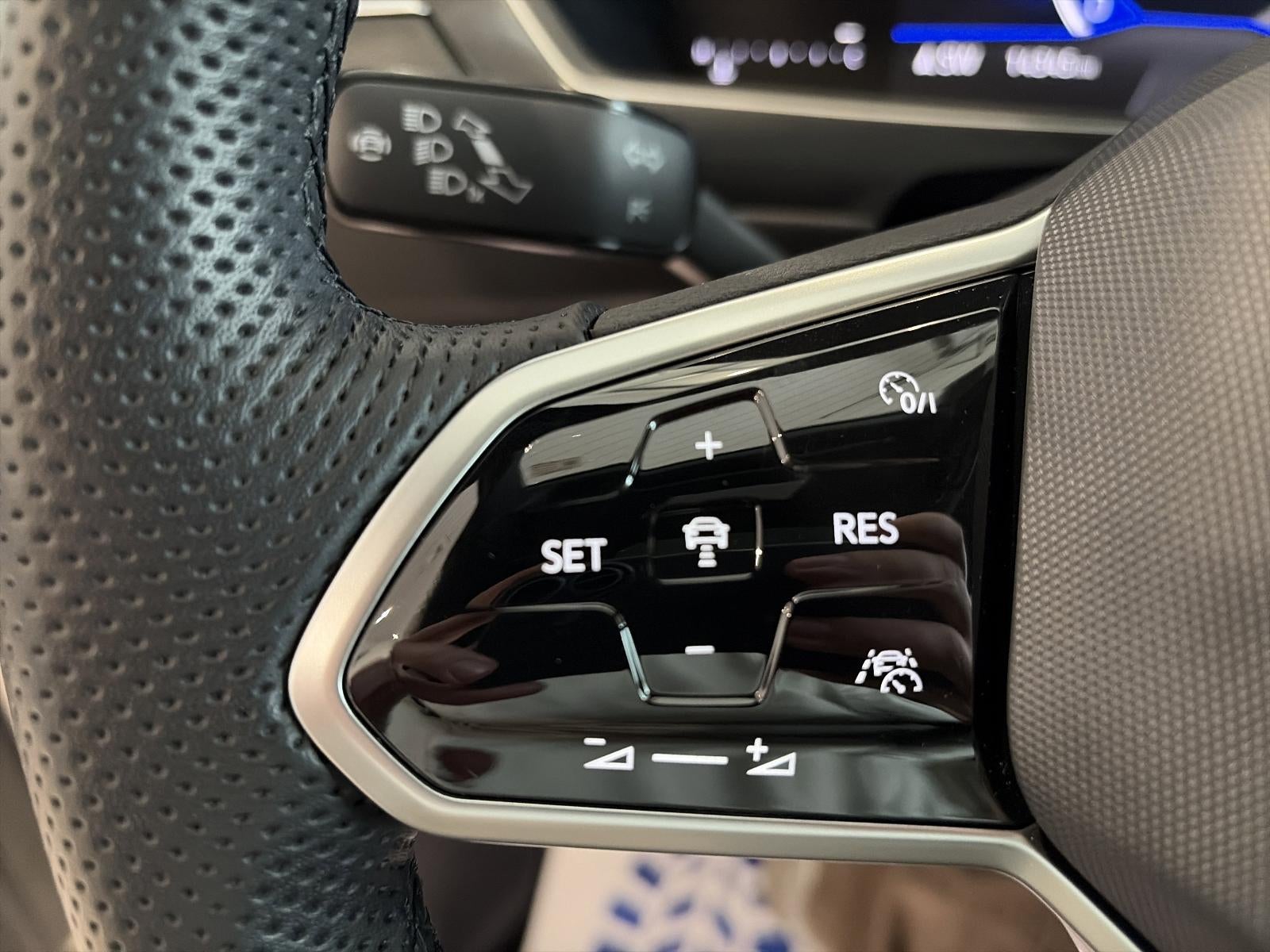 2024 Volkswagen Tiguan 2.0T SE R-Line Black 4MOTION