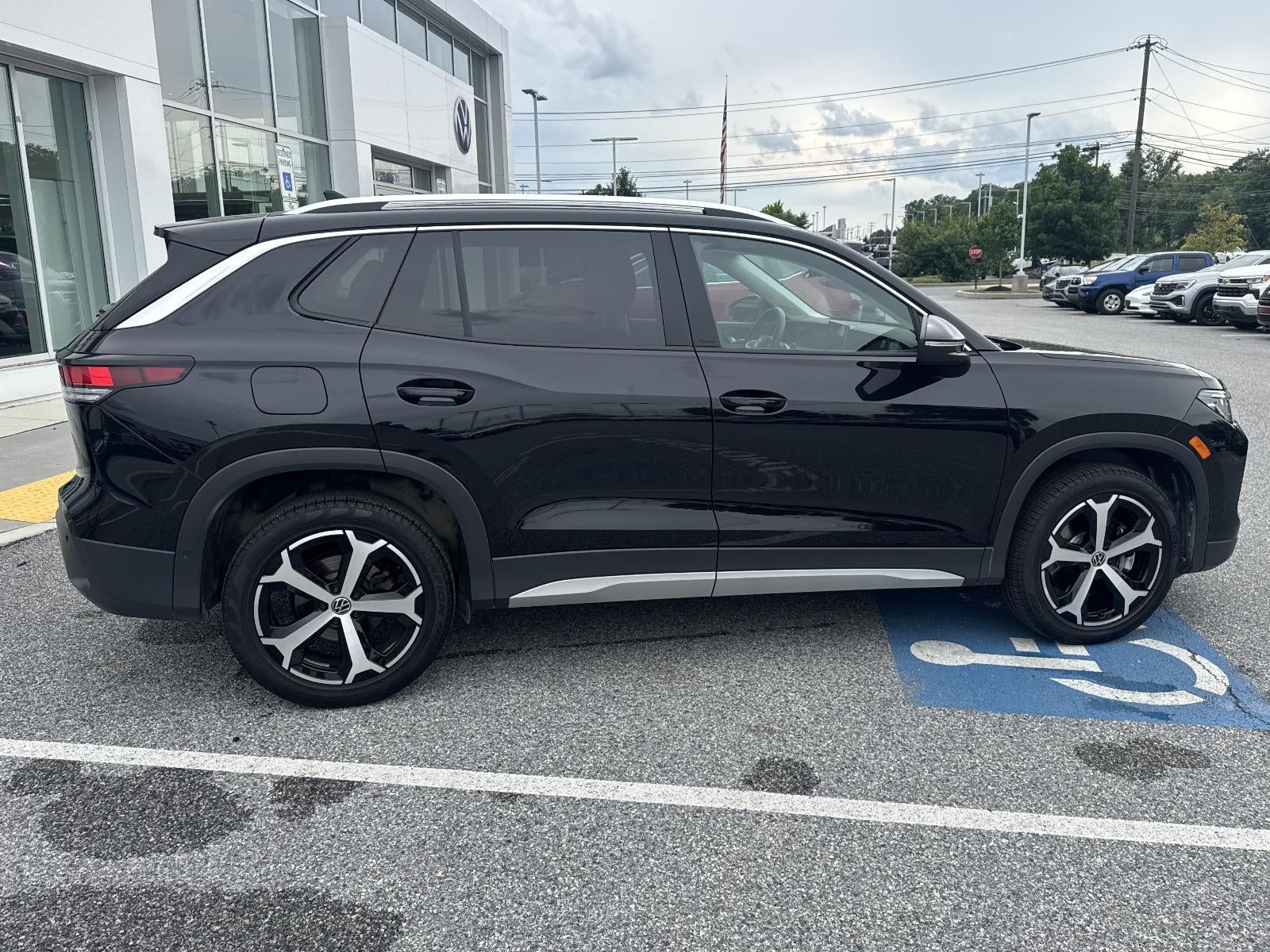 2025 Volkswagen Tiguan 2.0T SE 4MOTION