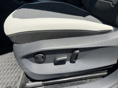 2025 Volkswagen Taos SE 4MOTION