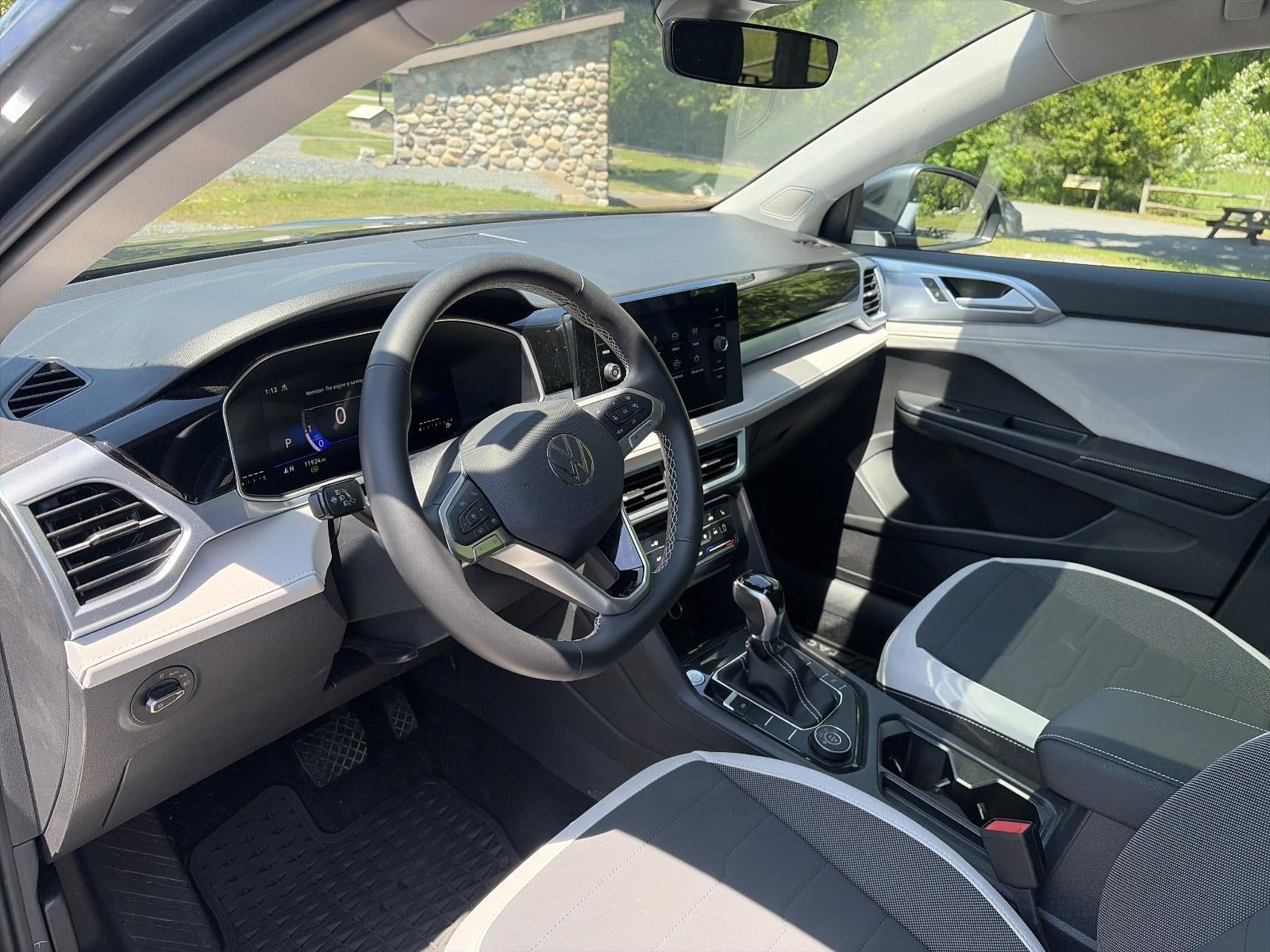 2025 Volkswagen Taos SE 4MOTION