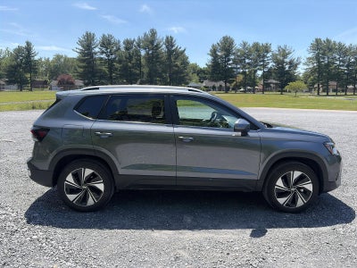 2025 Volkswagen Taos SE 4MOTION