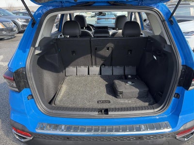 2025 Volkswagen Taos SE 4MOTION