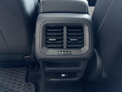 2024 Volkswagen Taos SE 4MOTION