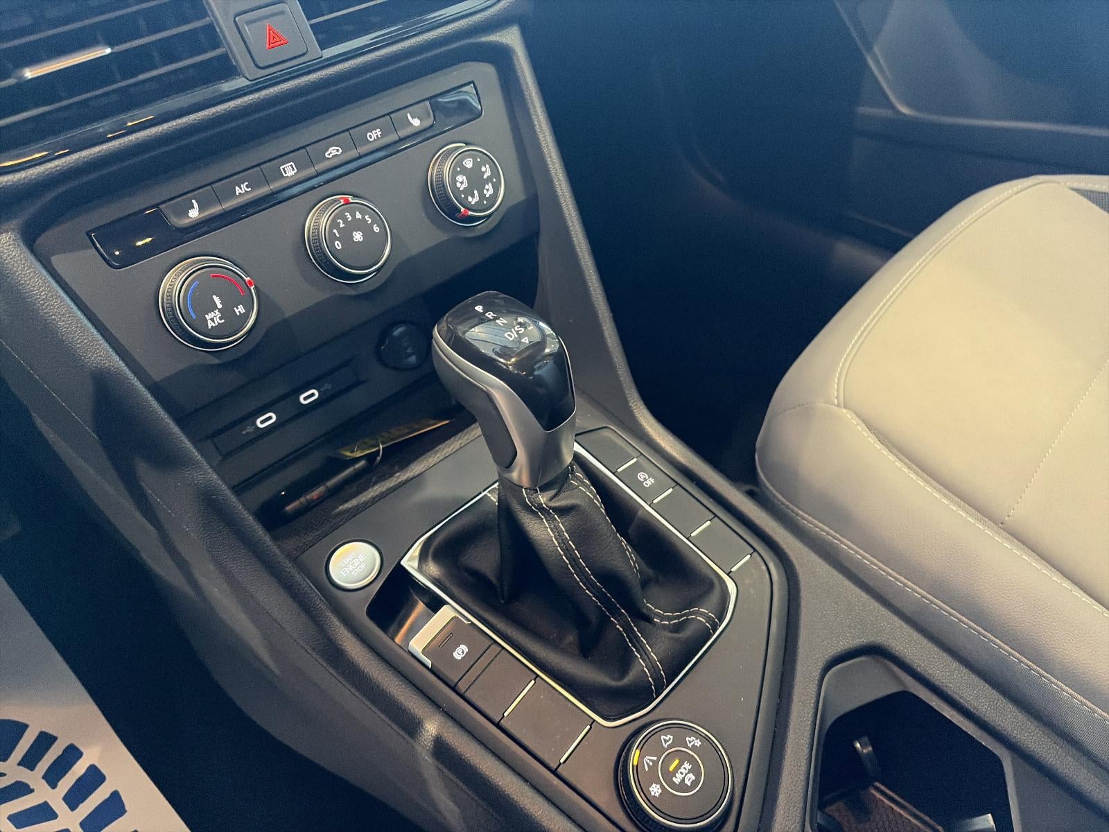 2022 Volkswagen Taos SE 4MOTION