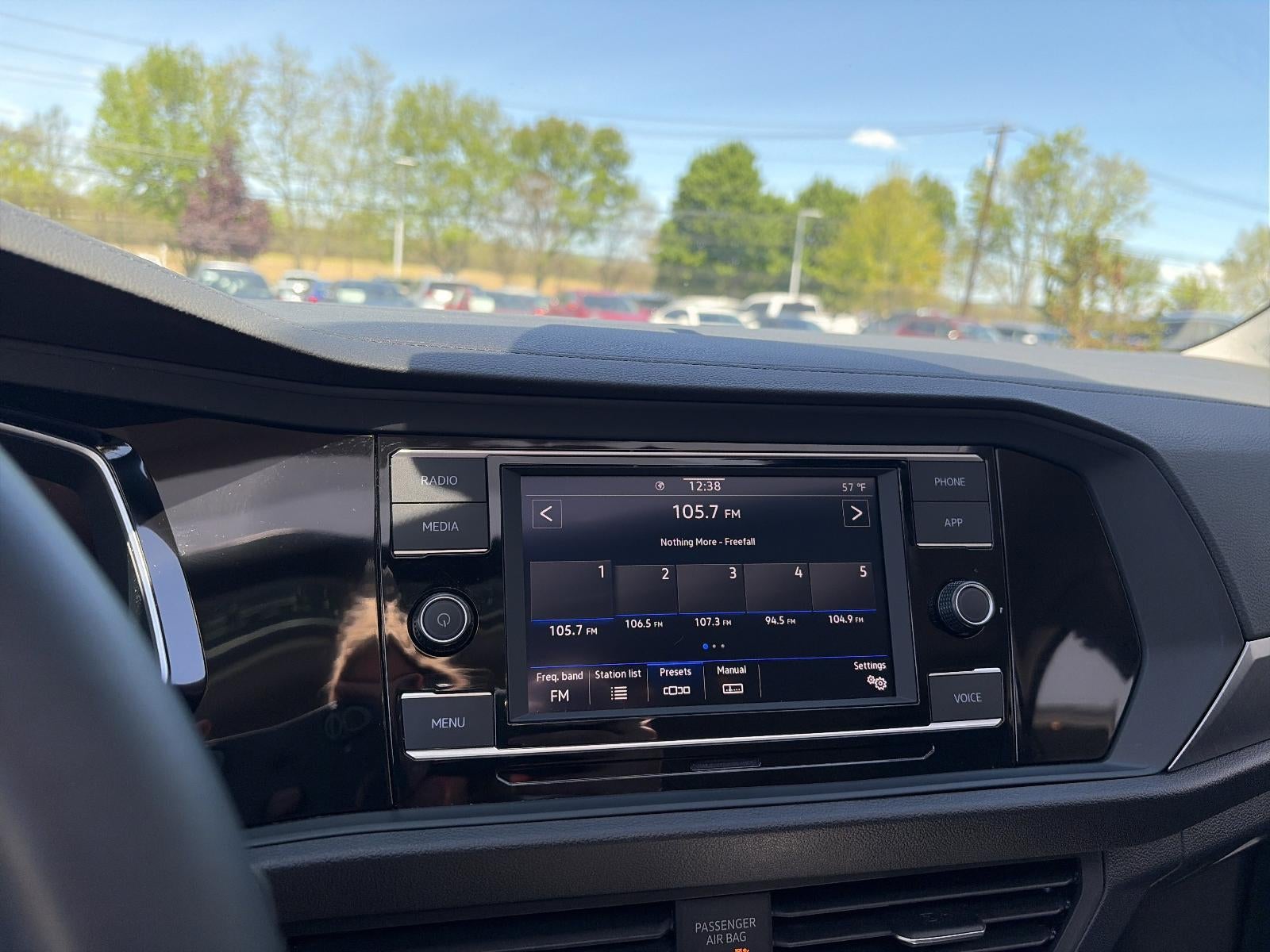 2024 Volkswagen Jetta SE Auto