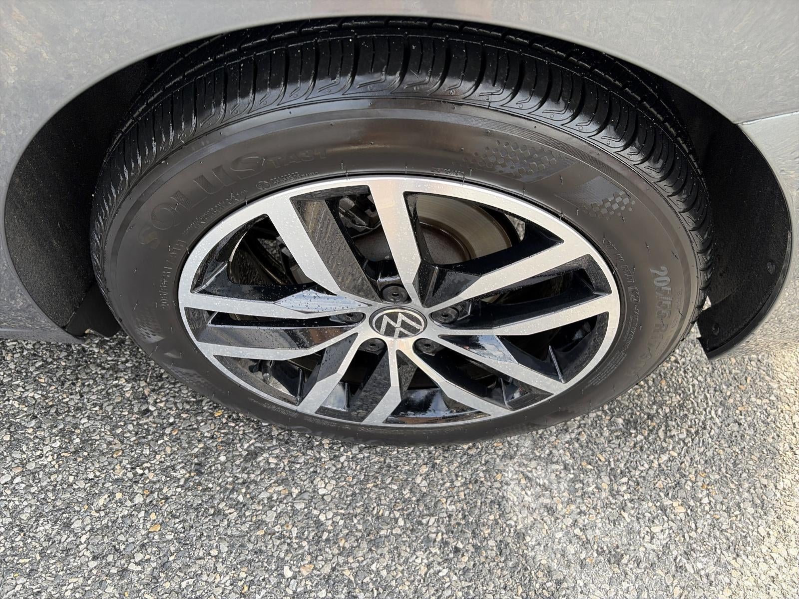 2025 Volkswagen Jetta SE Auto