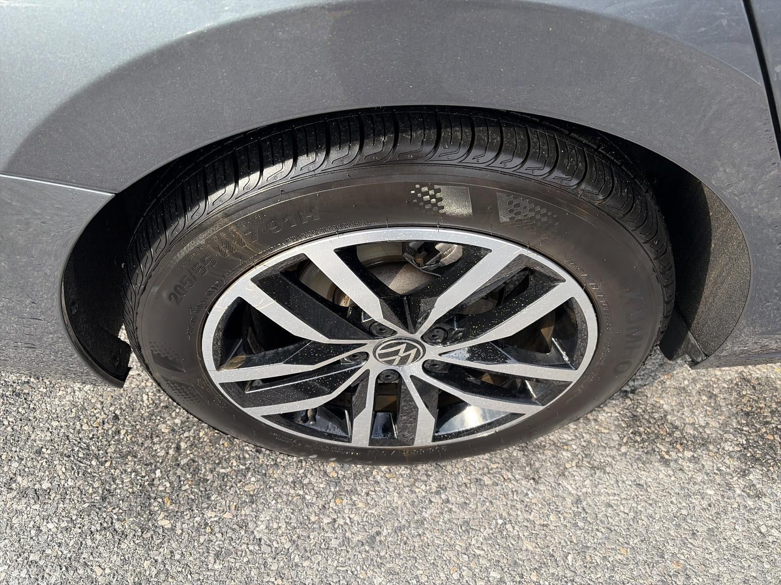 2025 Volkswagen Jetta SE Auto