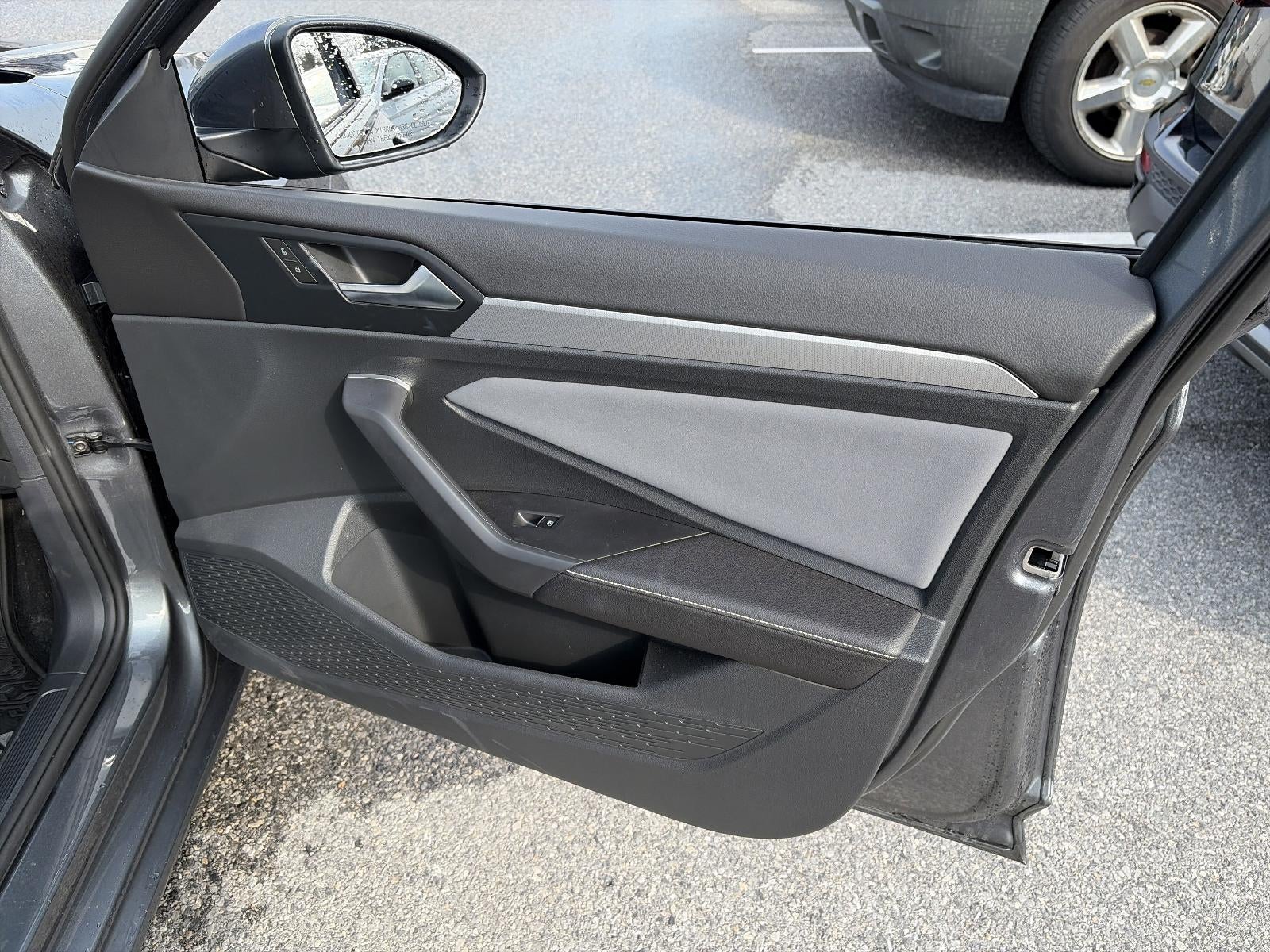 2025 Volkswagen Jetta SE Auto