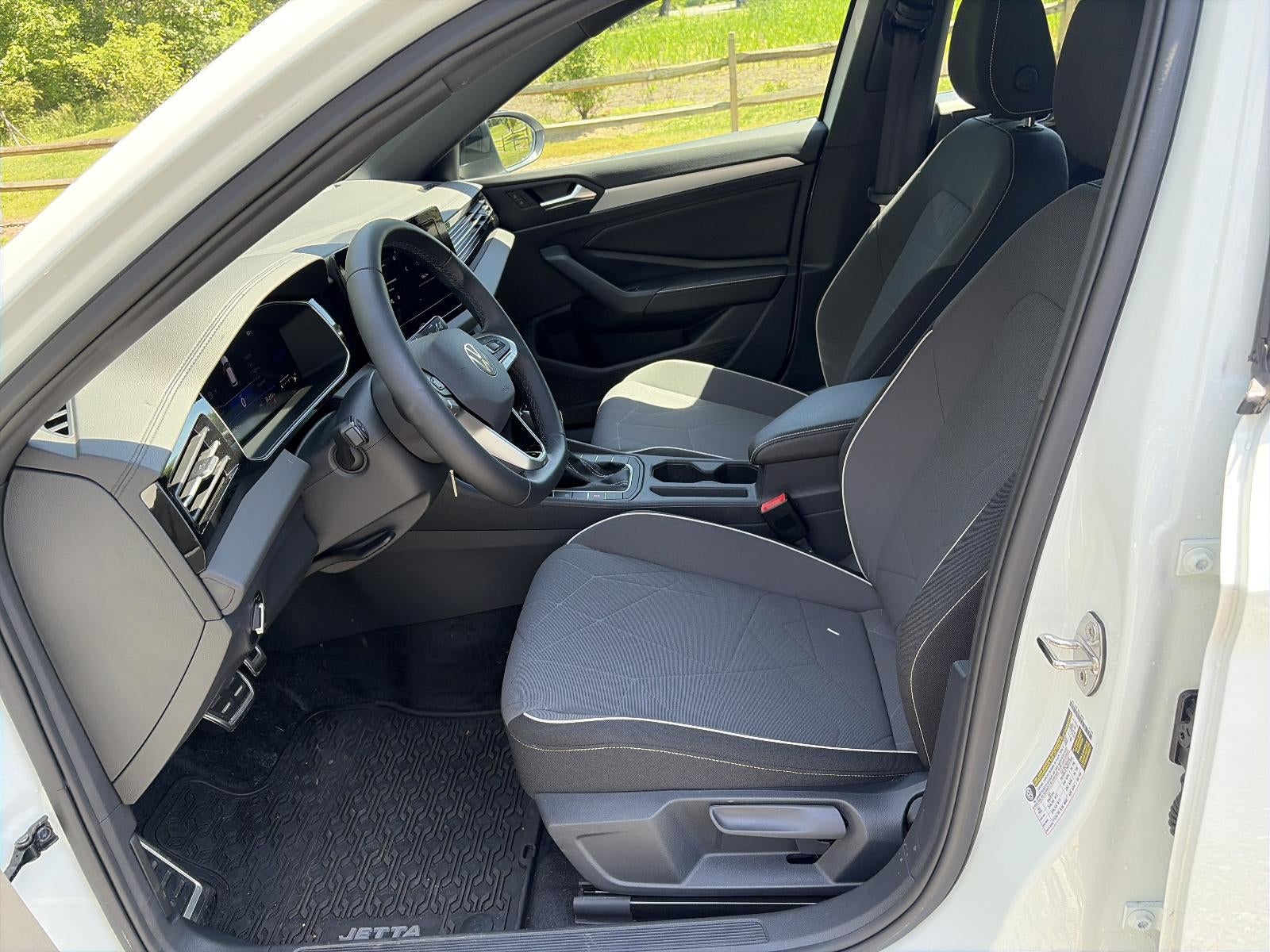 2025 Volkswagen Jetta Sport Auto