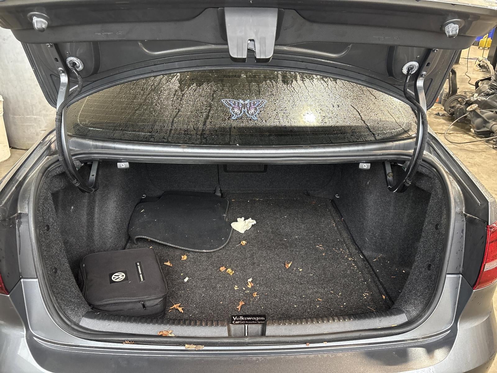 2016 Volkswagen Jetta 4dr Auto 1.8T Sport PZEV Sedan