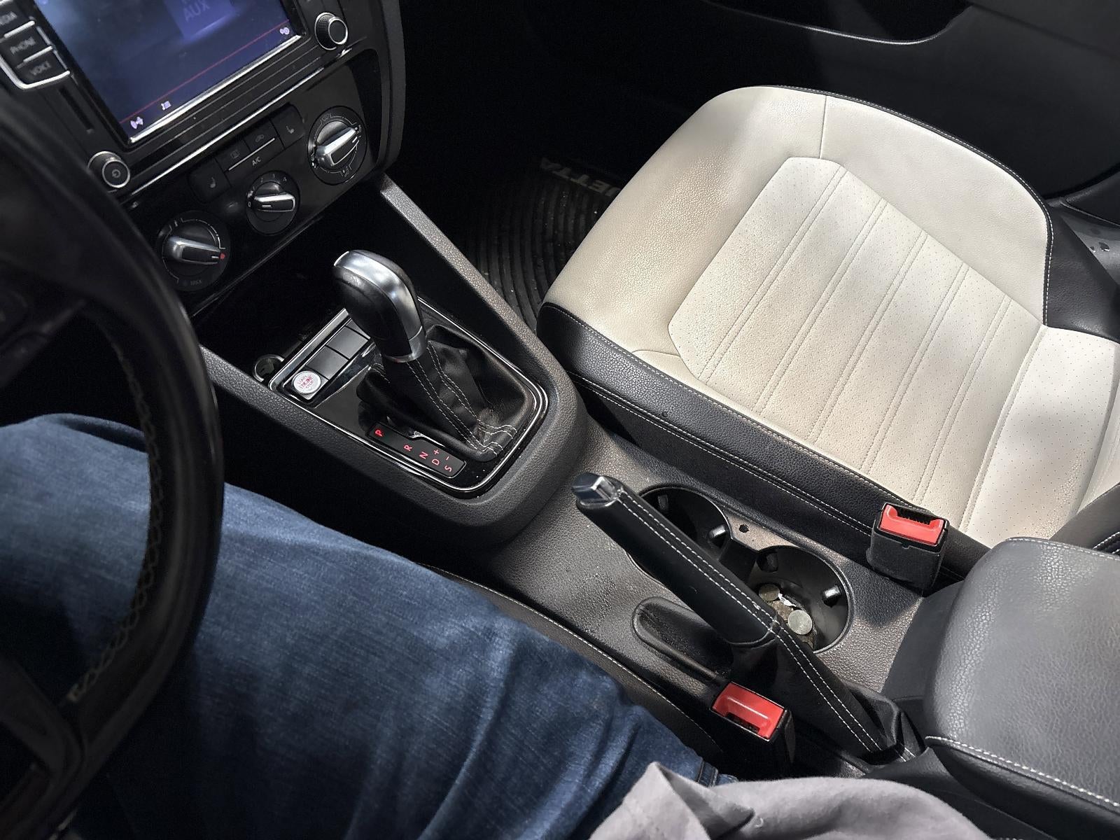 2016 Volkswagen Jetta 4dr Auto 1.8T Sport PZEV Sedan