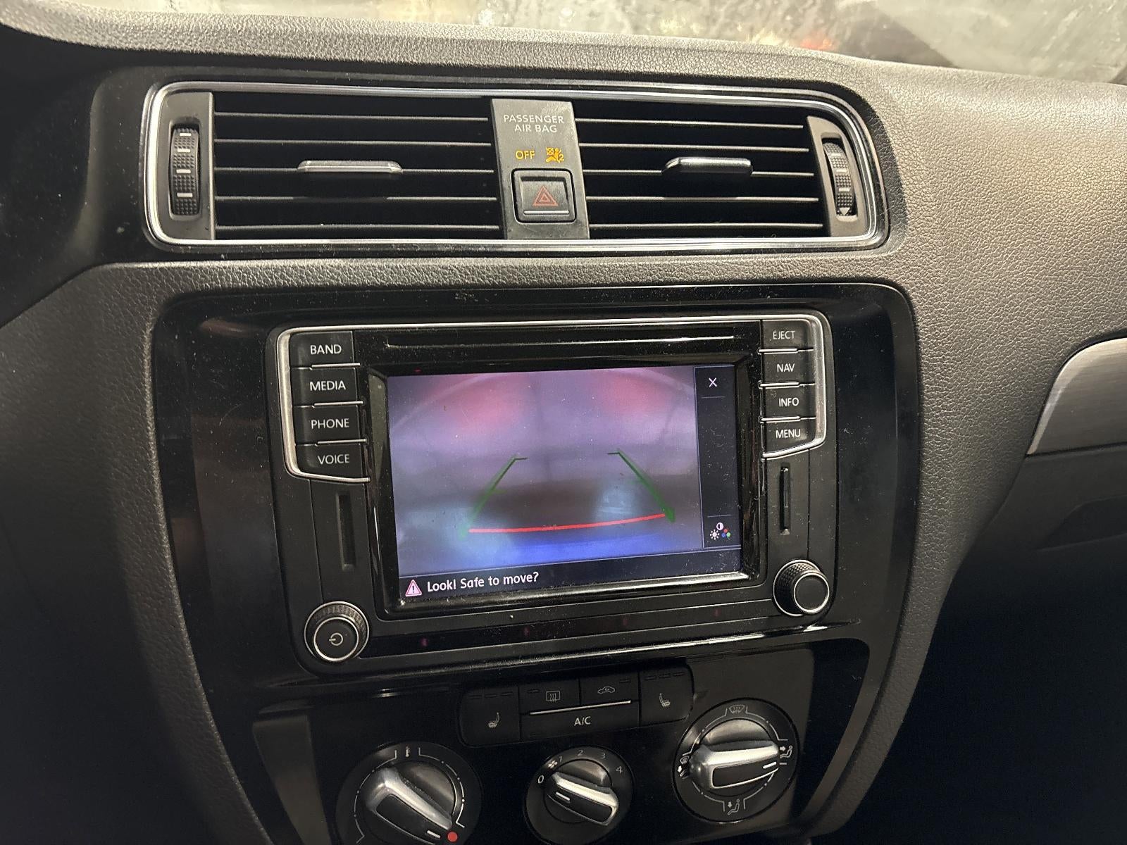 2016 Volkswagen Jetta 4dr Auto 1.8T Sport PZEV Sedan